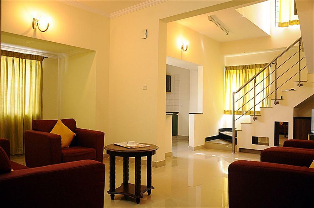 The Grand Serenity Apartment Hotel Бангалор Экстерьер фото